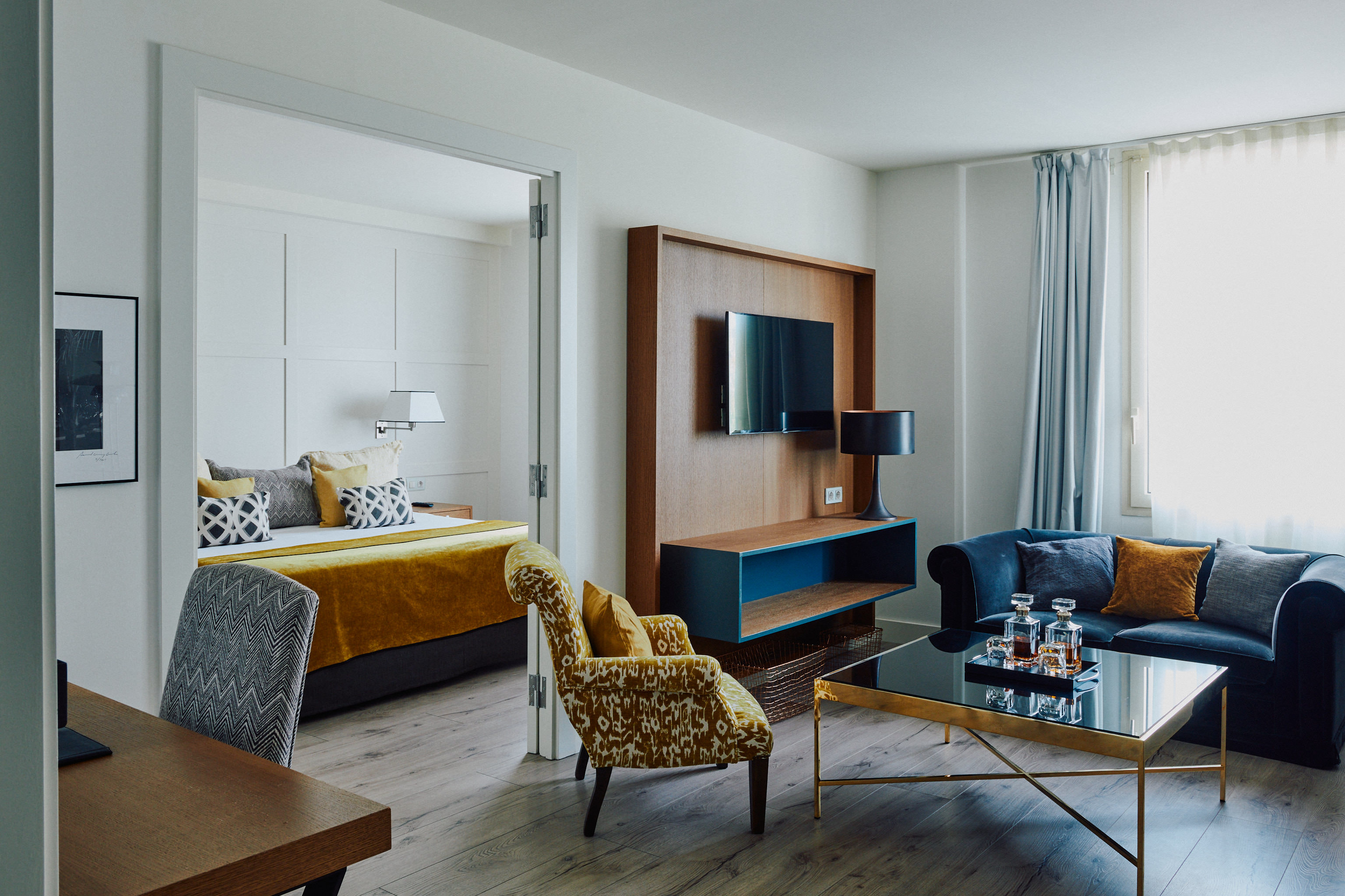 Exklusive 45 m2 große Suiten mit Blick auf die Palau Robert Gardens. Ideal für einen Luxusurlaub oder um all Ihren Komfort auf Ihrer Geschäftsreise zu haben.